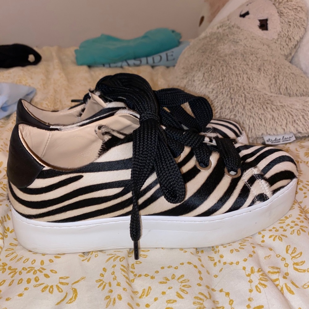 Luca Grossi Zebra Platform Sneakers!